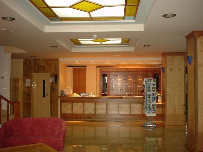 Imperial Hotel And Apartments 科斯镇 外观 照片